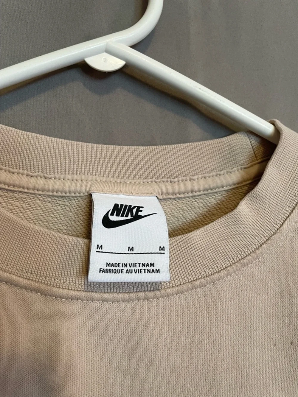 Nike Women's Crewneck Sweatshirt in Light Beige with White Logo swoosh tan casua - Picture 4 of 6